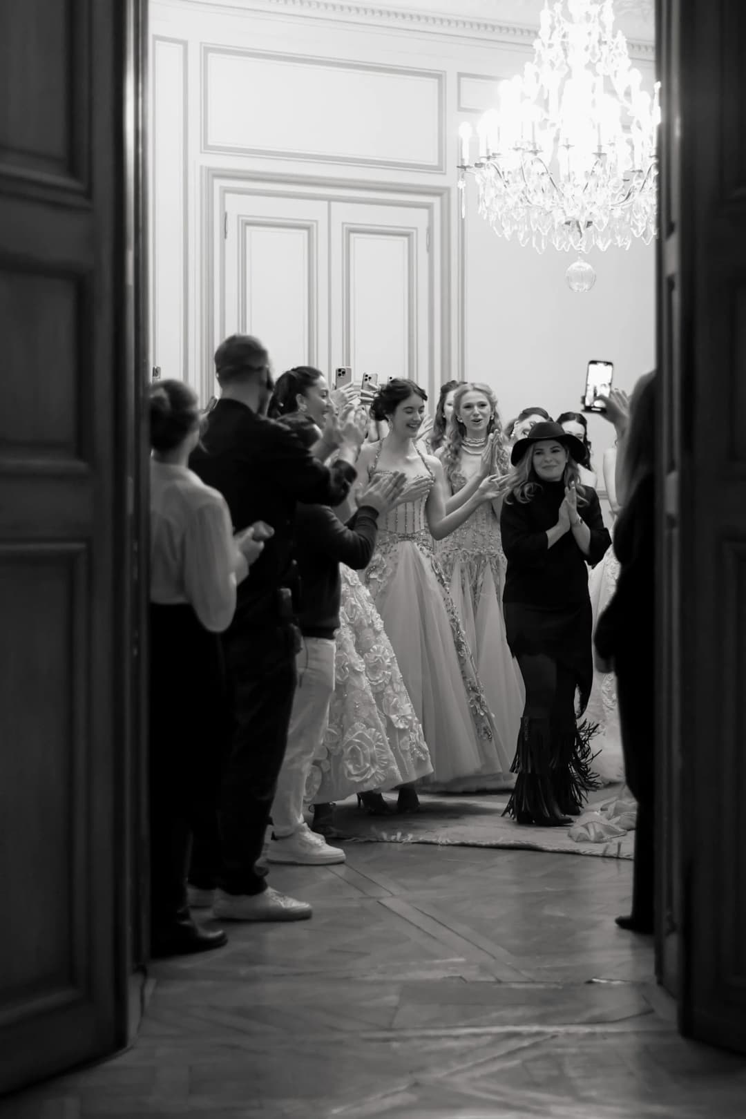 Nour Muhtaseb Paris Debut: \"The Tapestry of Time\" at Maison de l'Amérique Latine