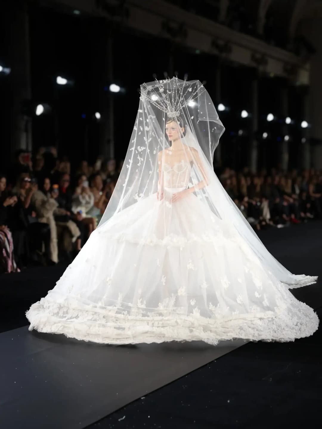 Celia Kritharioti SS26: \"Old Hollywood avant-première\" – The Official Debut of Greek Haute Couture