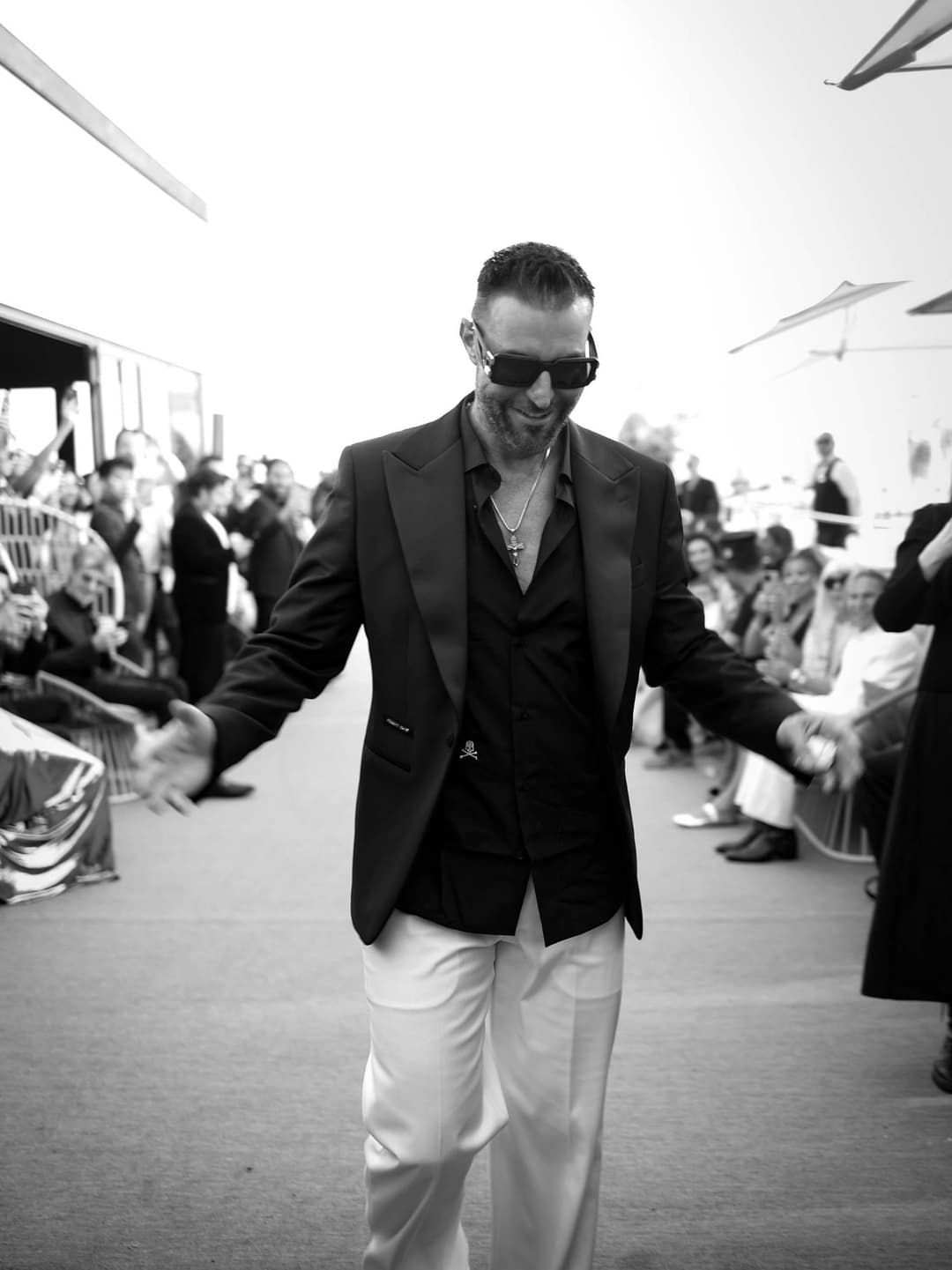 Philipp Plein Conquers Cannes: The Fashion Show at Carlton Between Spectacle and Visual Power
