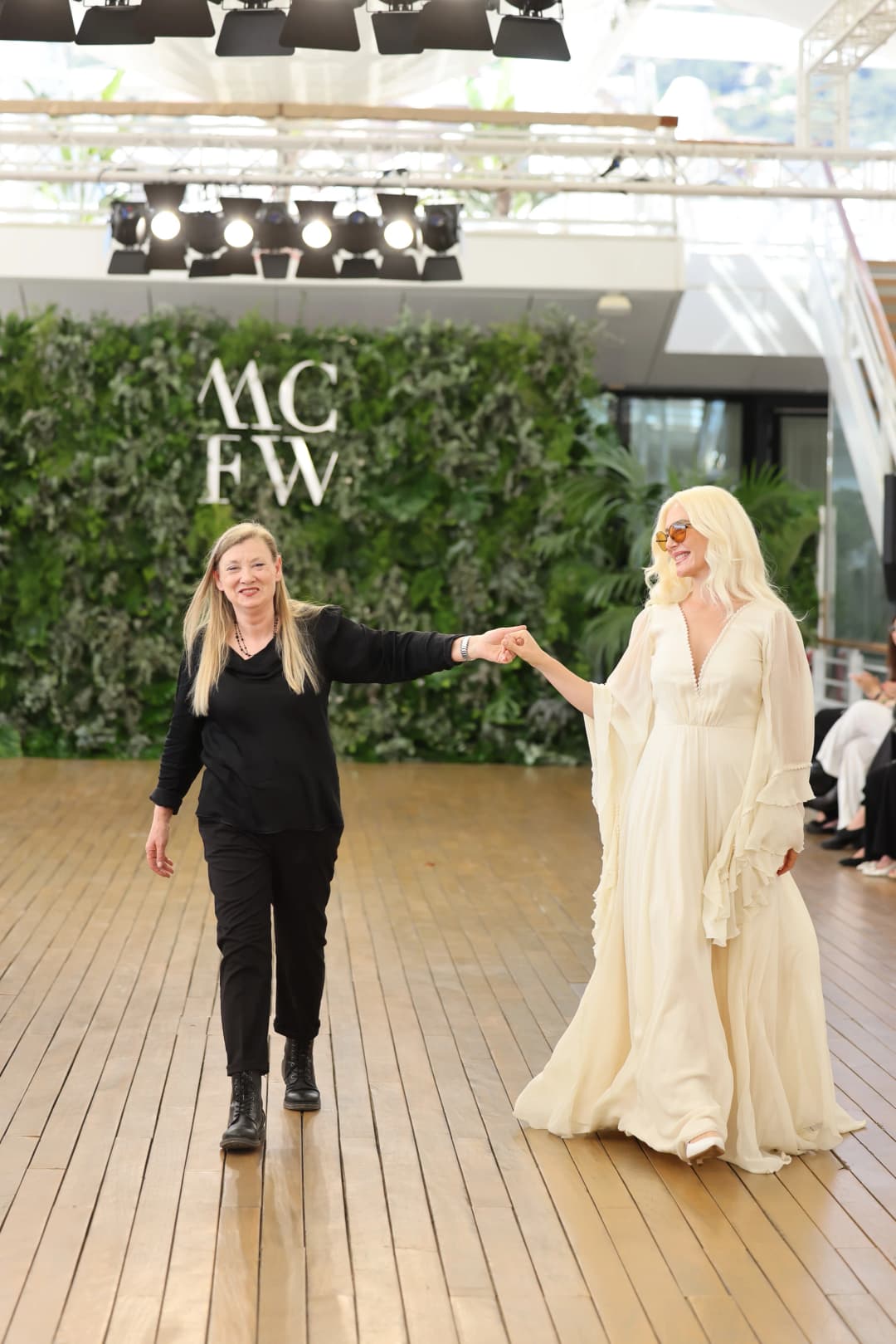 MCFW-Daphne Milano: The Triumph of New Boho-Chic at the Yacht Club